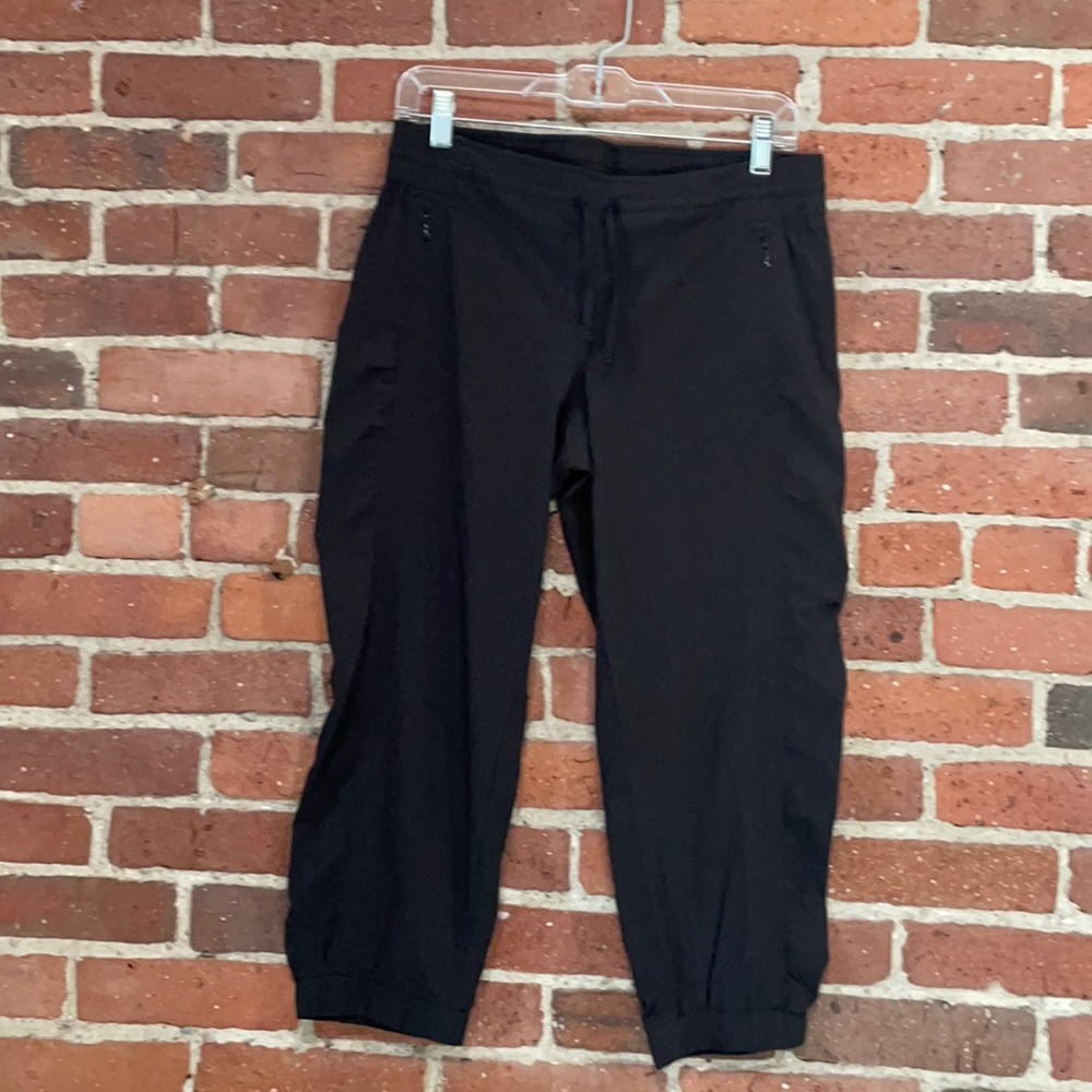 Athleta cropped pants